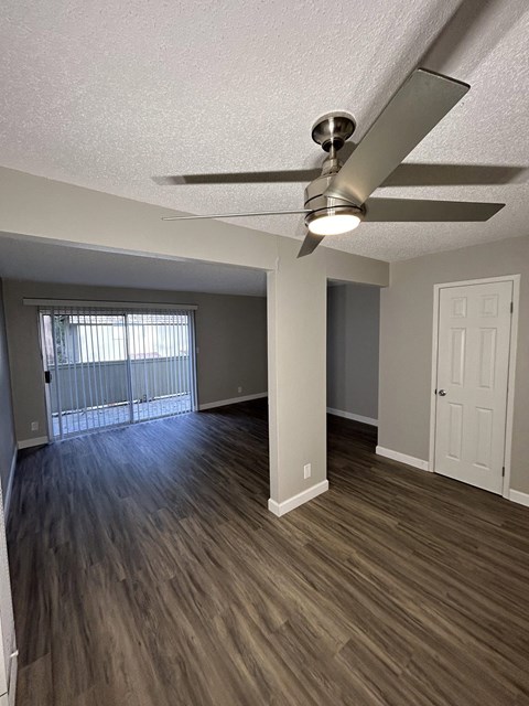 Floor plan for 2 beds, 1.5 baths, 900 sqft